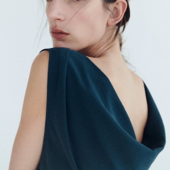 Zara dress green with dramatic necklace elegant size medium - Picture 3 of 9